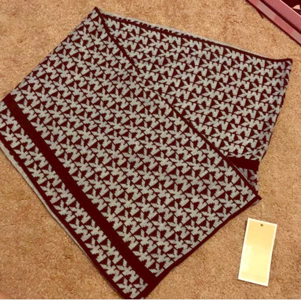 Michael Kors Two-Toned Infinity Scarf